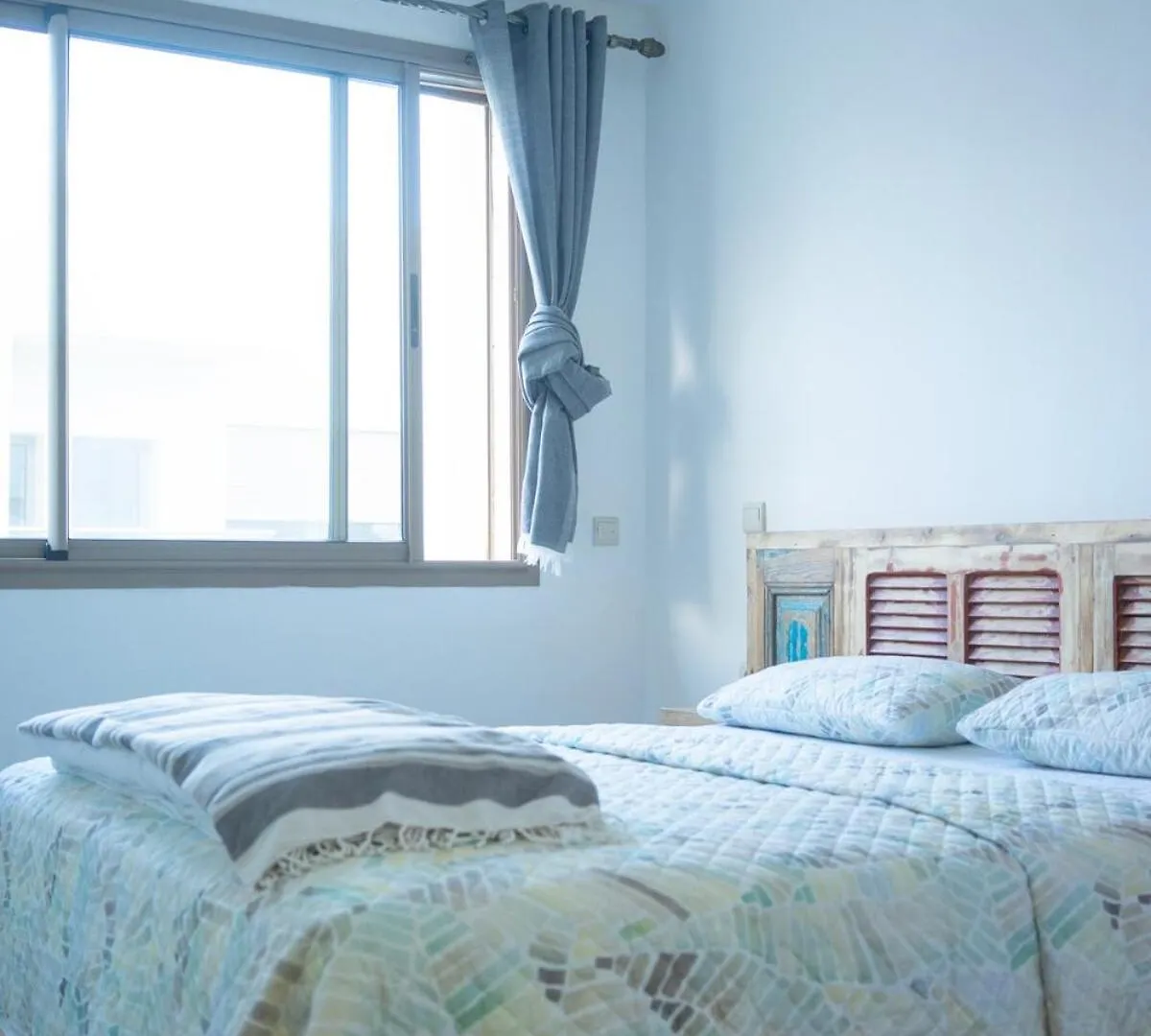 Seaside Apartment, As-Sawíra